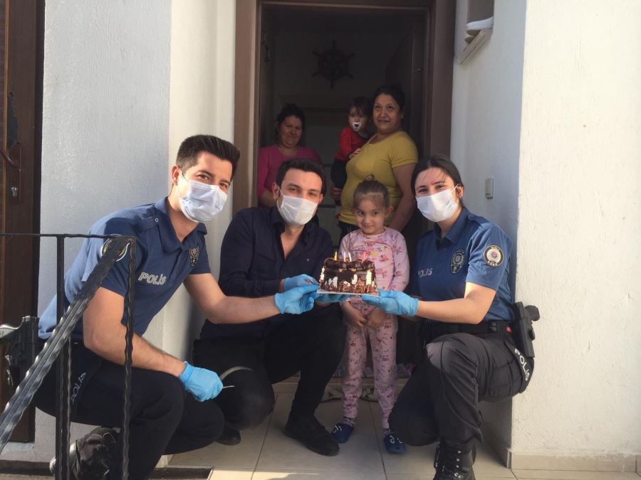 Polis Ekiplerinden 5 Yaşındaki Minik Aysima
