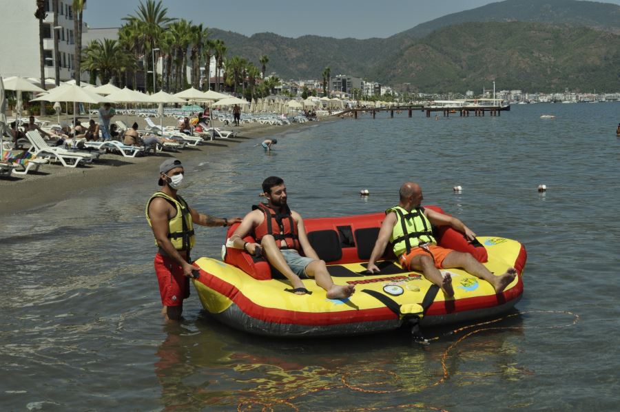 Tatilcilerin Gündüz Eğlencesi Su Sporları Pandemiye Uygun Hizmet Vermeye Başladı 