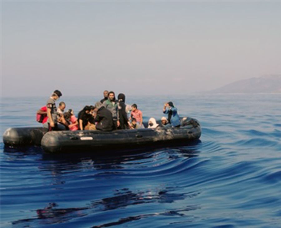 Yunan Sahil Güvenliği 42 Düzensiz Göçmeni Ölüme Terk Etti 