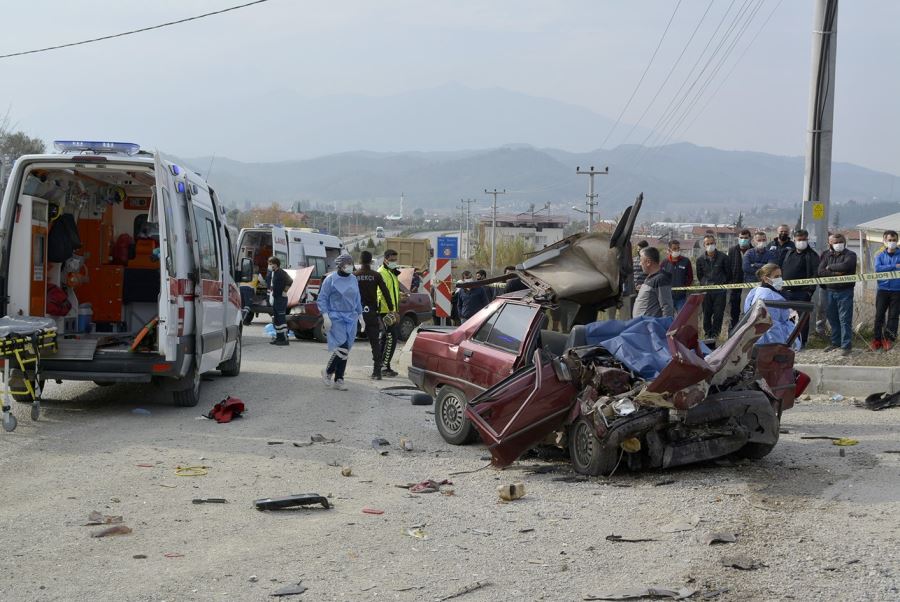 Muğla’da Trafik Kazası: 2 Ölü, 3 Yaralı 